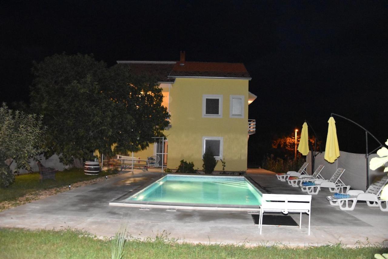 Villa Kutija Sveti Filip i Jakov Luaran gambar