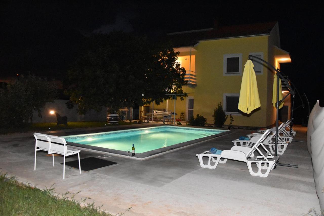 Villa Kutija Sveti Filip i Jakov Luaran gambar